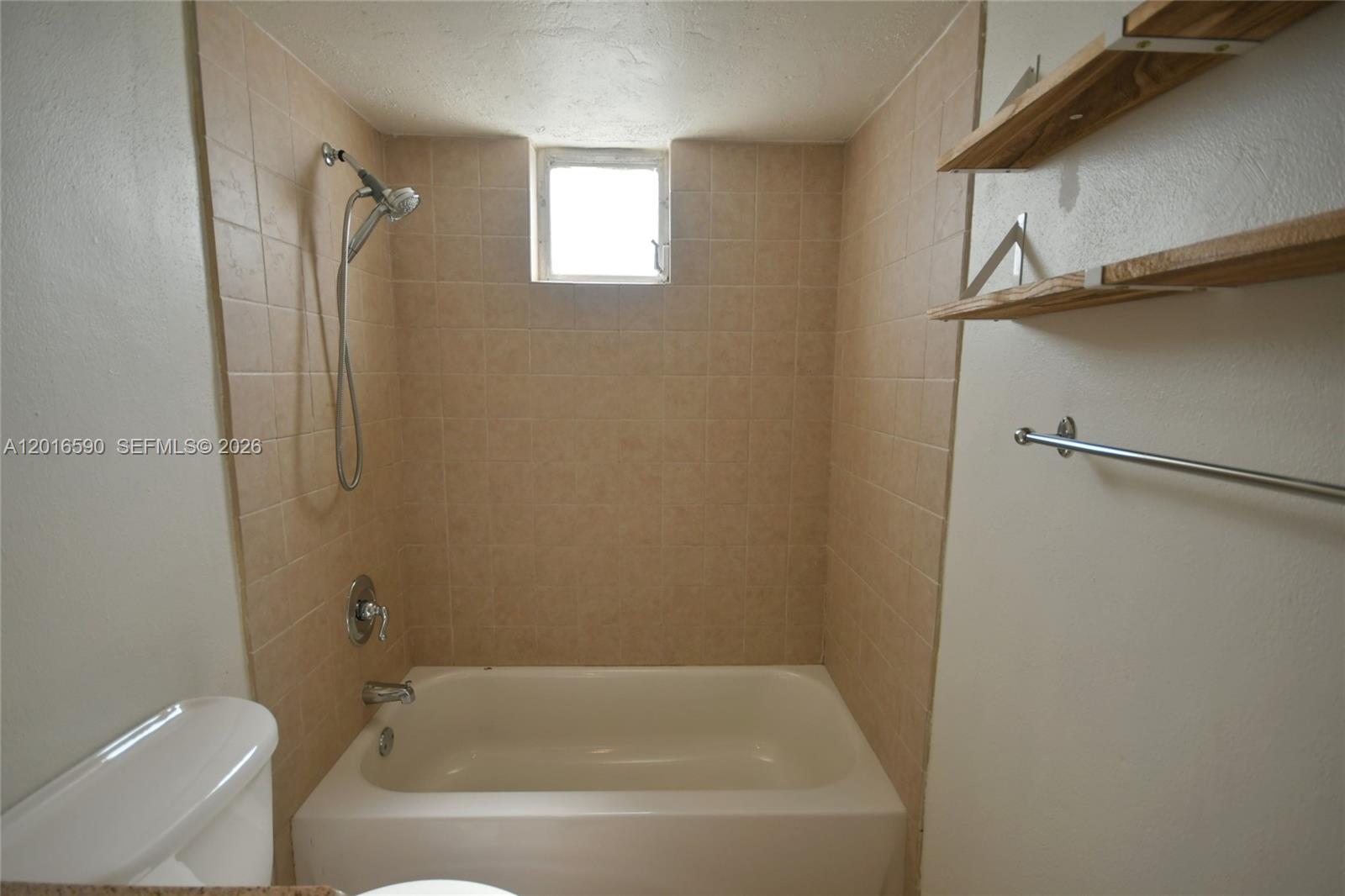 DADELAND GROVE CONDO - Residential Lease