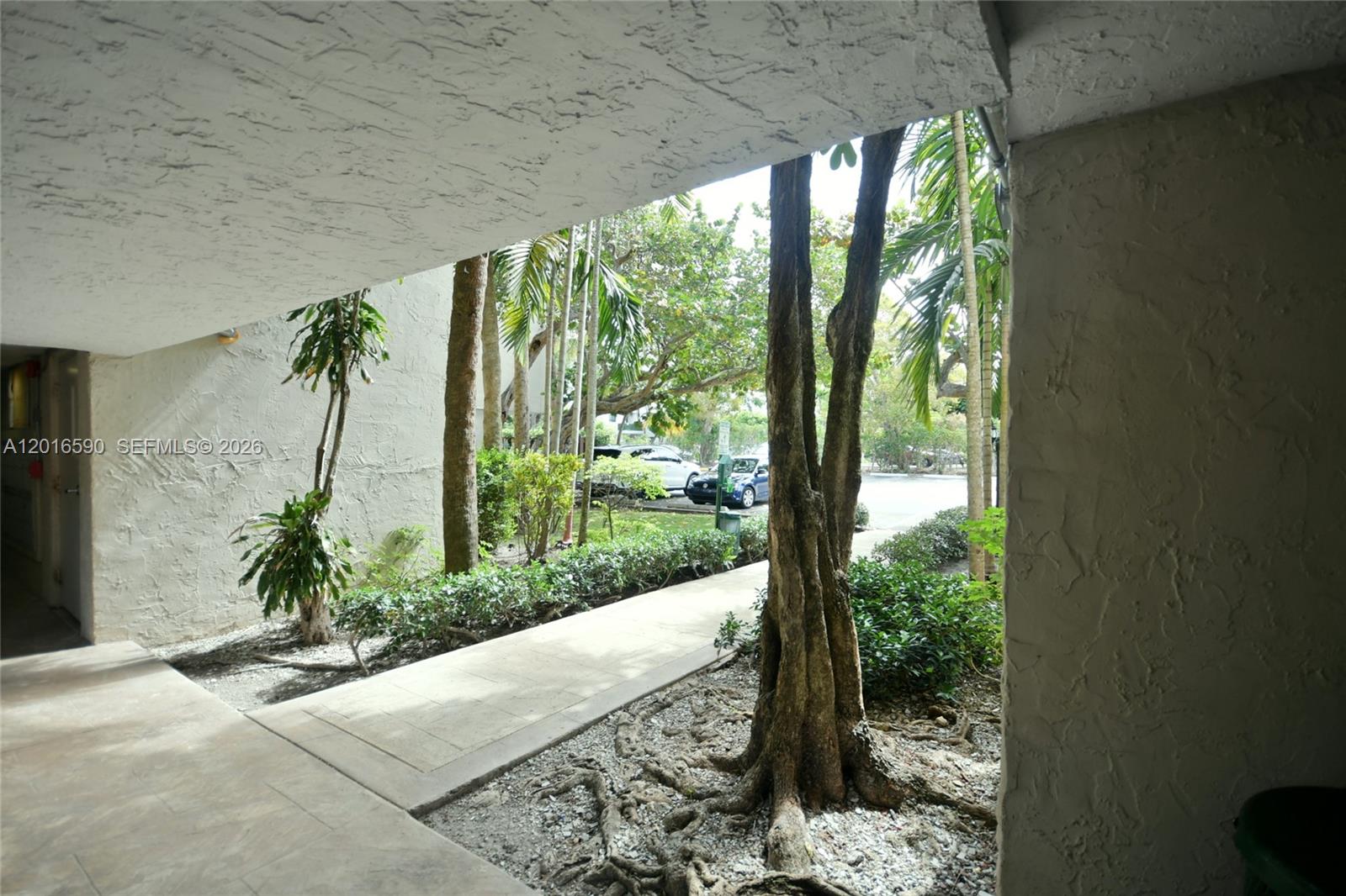 DADELAND GROVE CONDO - Residential Lease