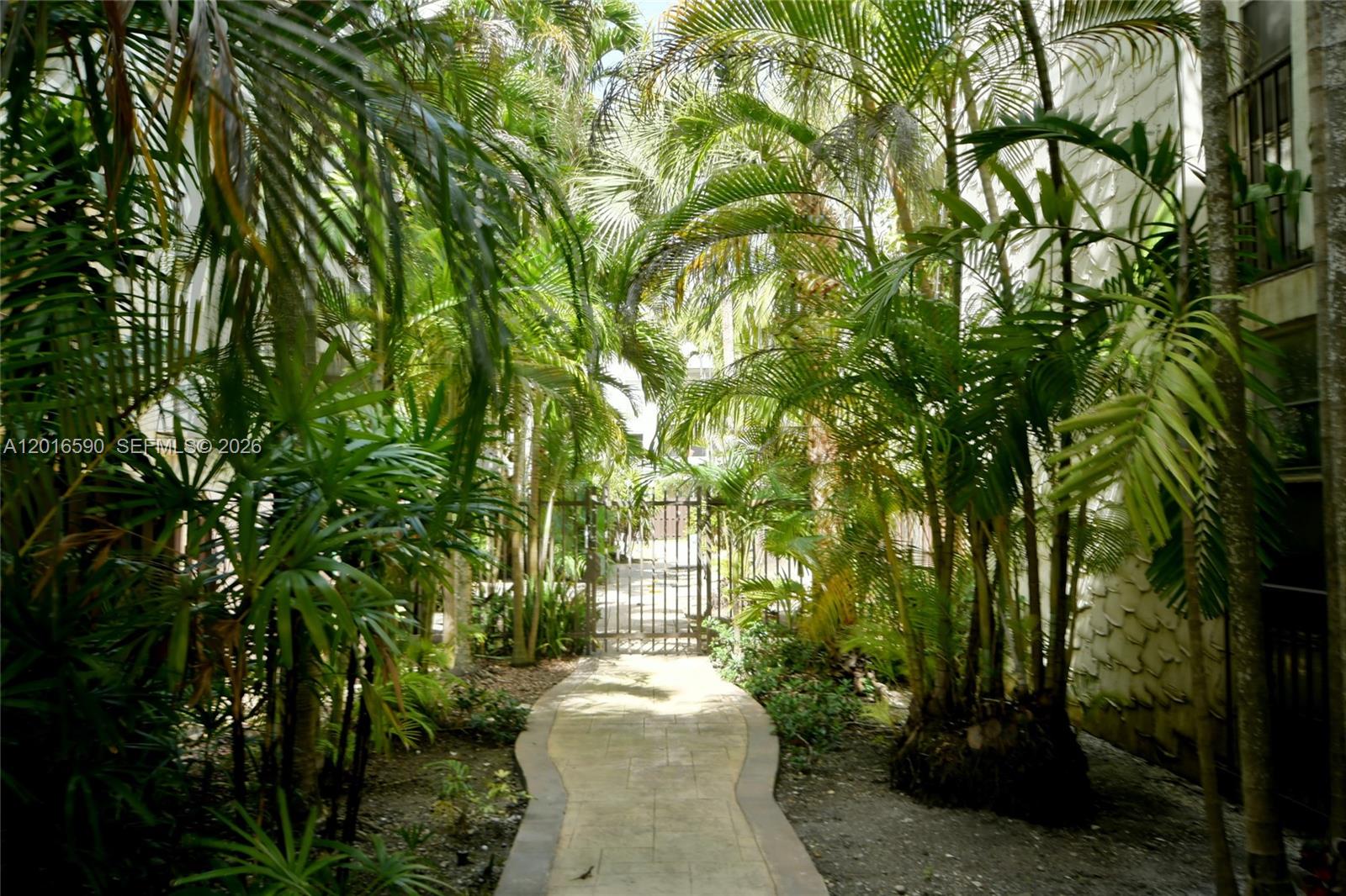 DADELAND GROVE CONDO - Residential Lease