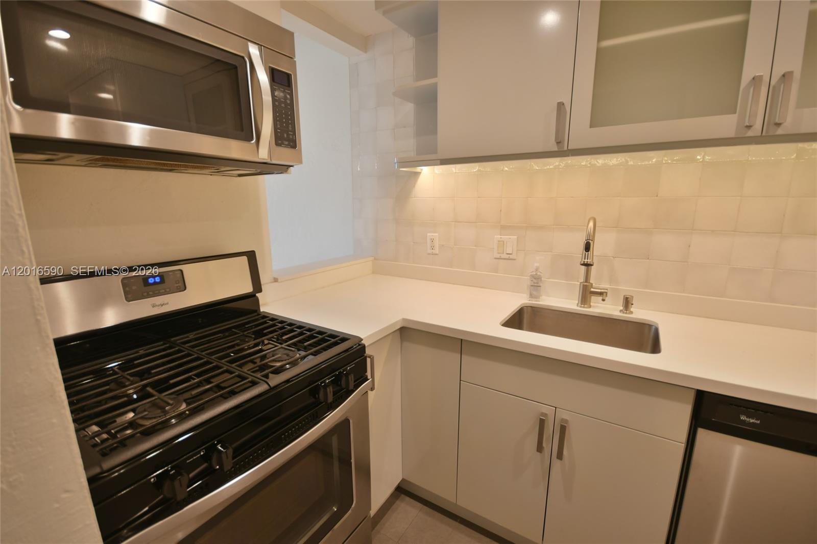 DADELAND GROVE CONDO - Residential Lease