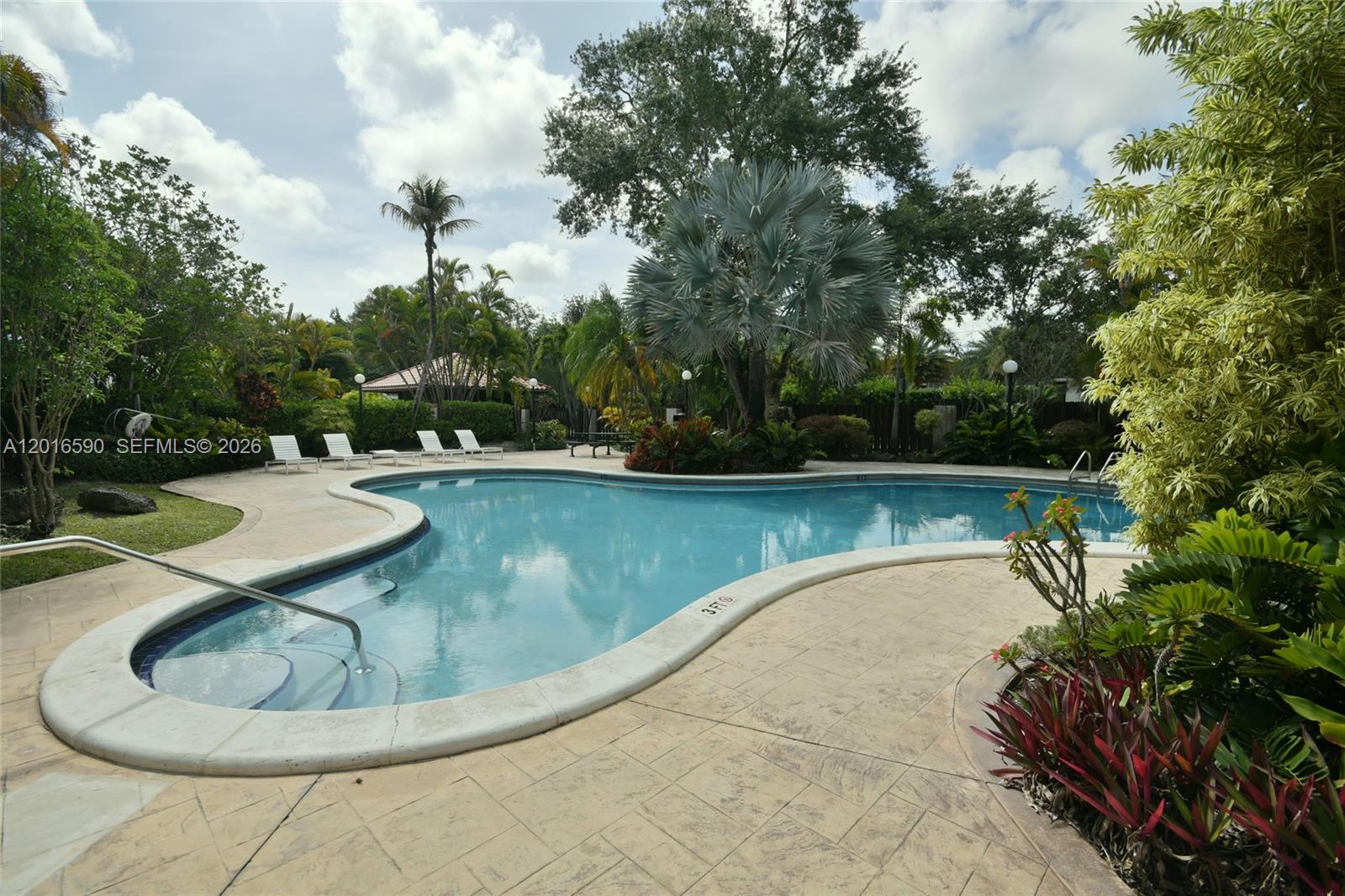 DADELAND GROVE CONDO - Residential Lease