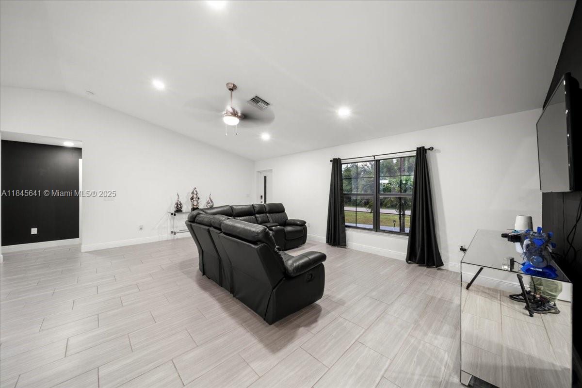 LEHIGH ACRES 26. - Residential