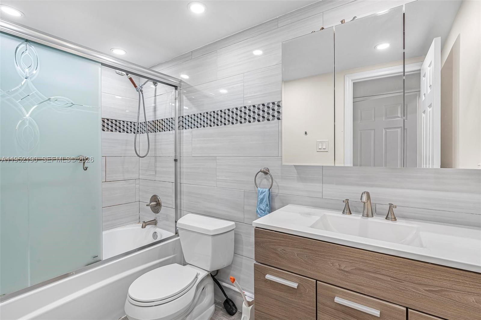 MEADOWBROOK TOWERS CONDO - Residential