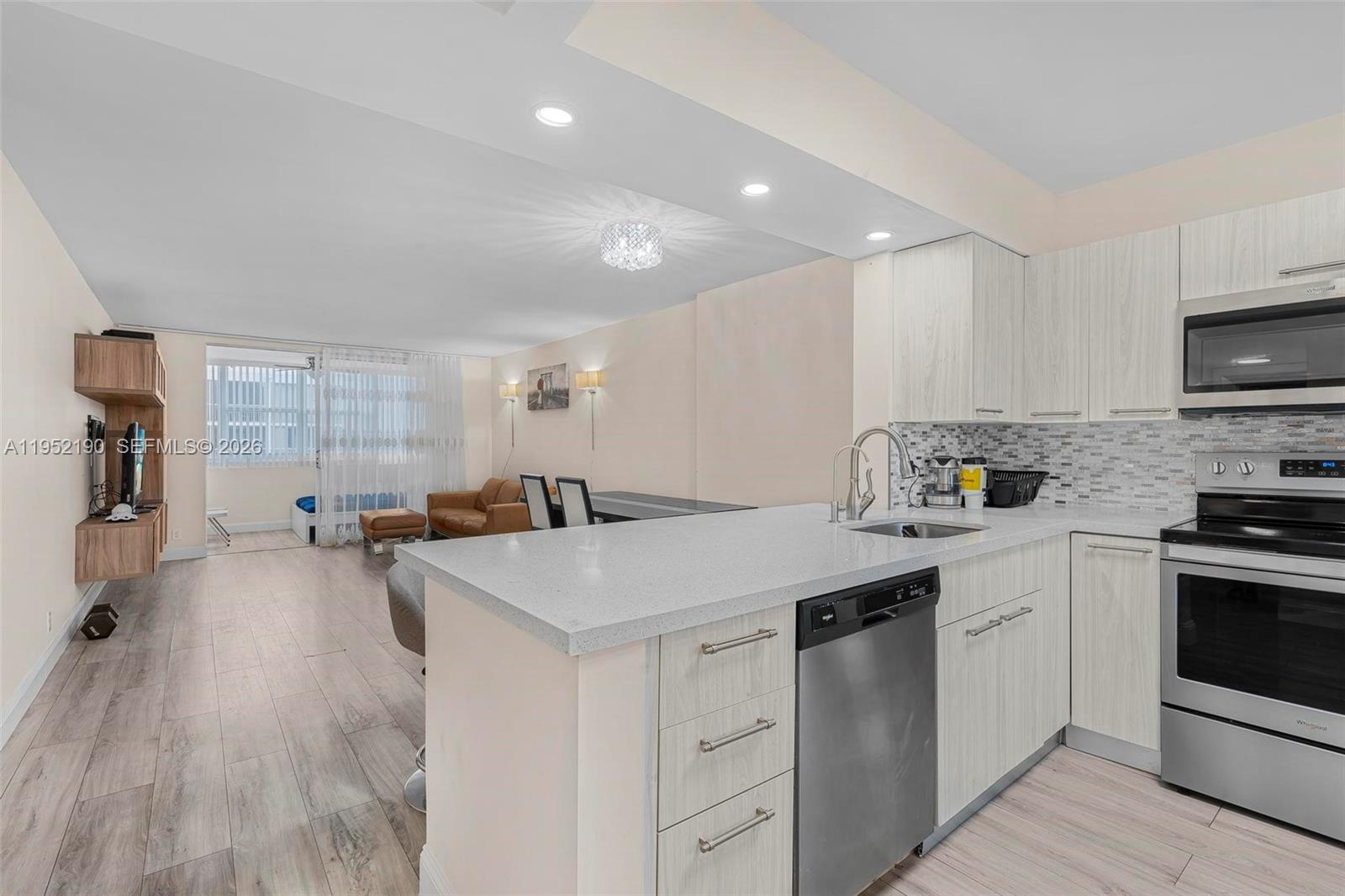 MEADOWBROOK TOWERS CONDO - Residential