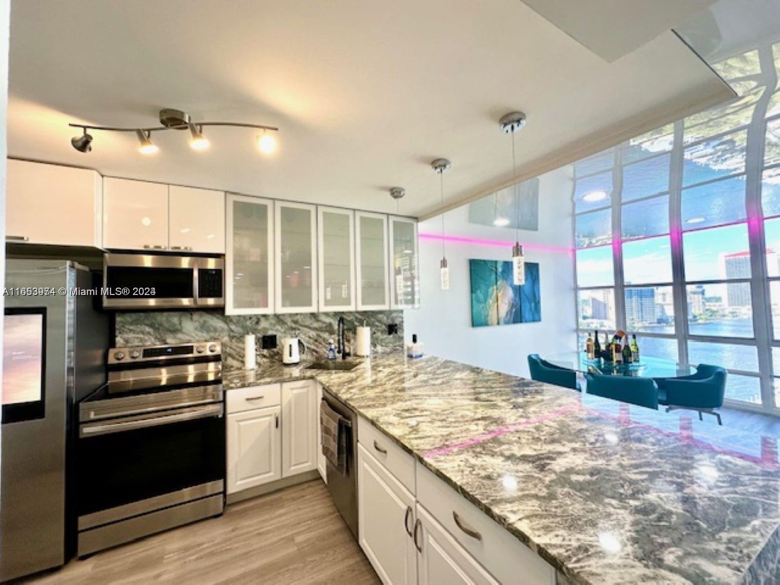 AVANT GARDE CONDO - Residential