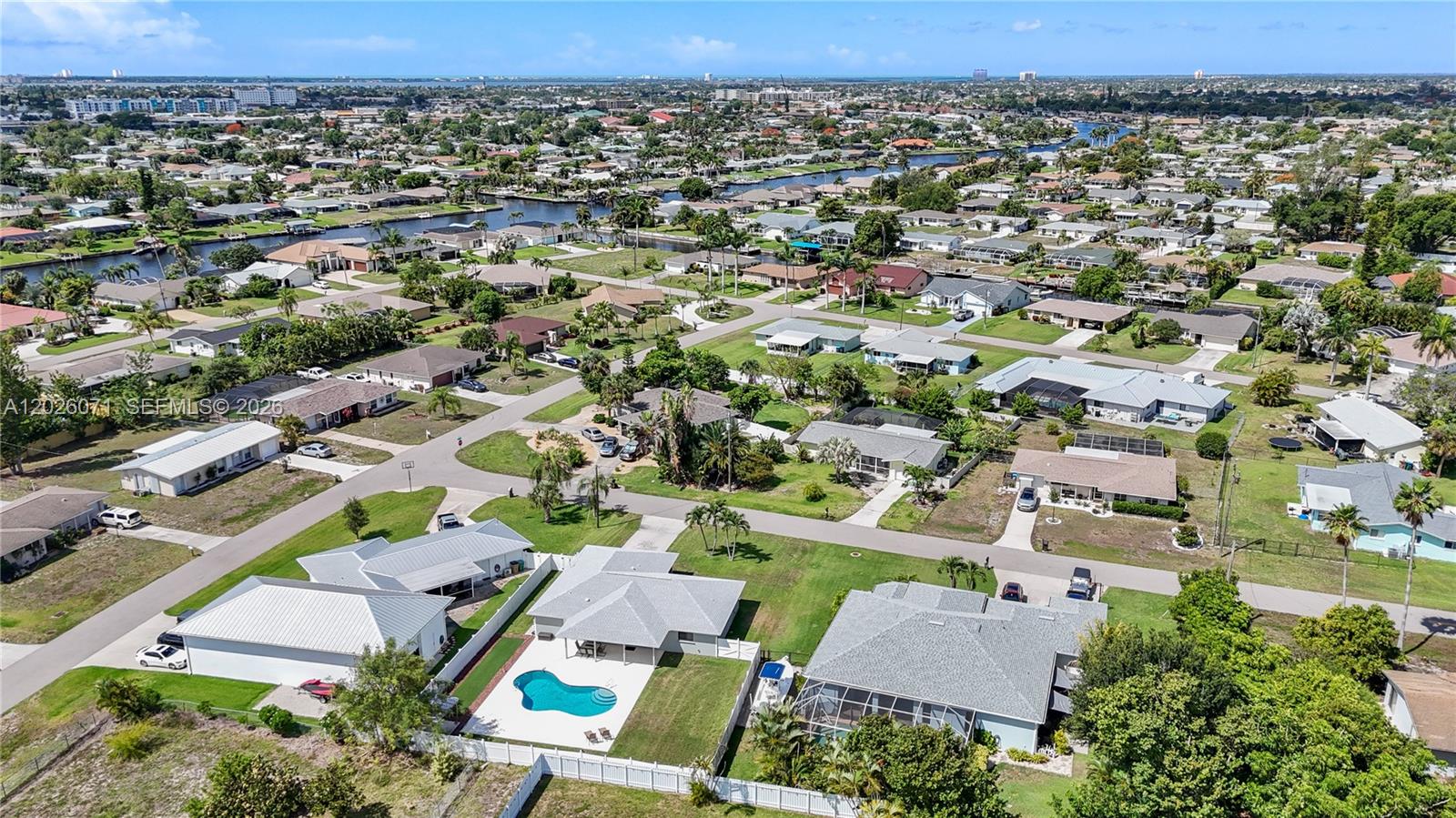 CAPE CORAL - Residential