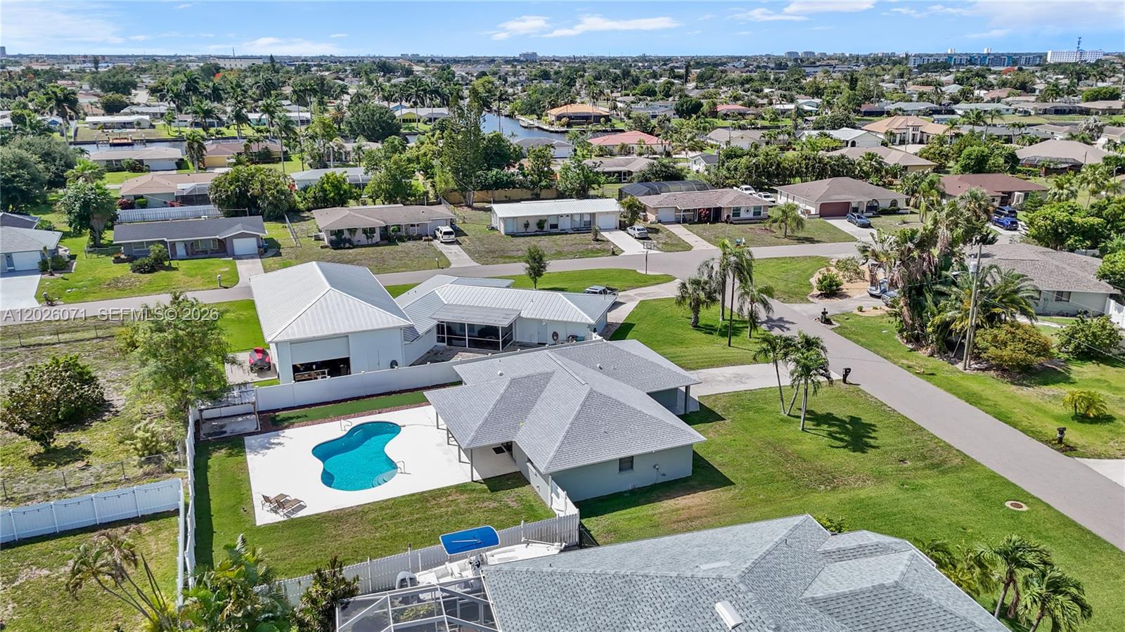 CAPE CORAL - Residential