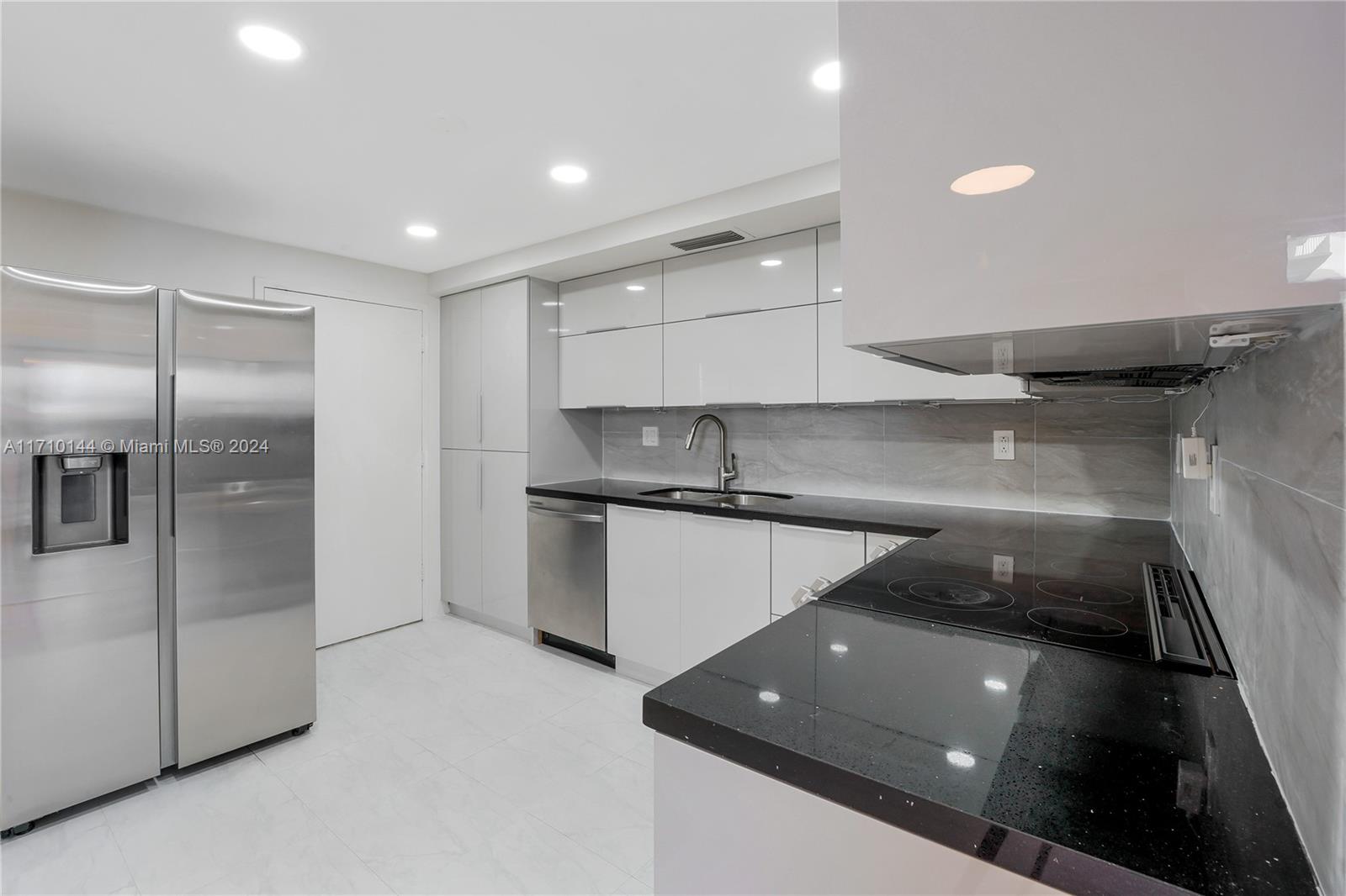 Property for Sale at 1600 S Ocean Dr 2F, Hollywood, Broward County, Florida - Bedrooms: 2 
Bathrooms: 2  - $399,000