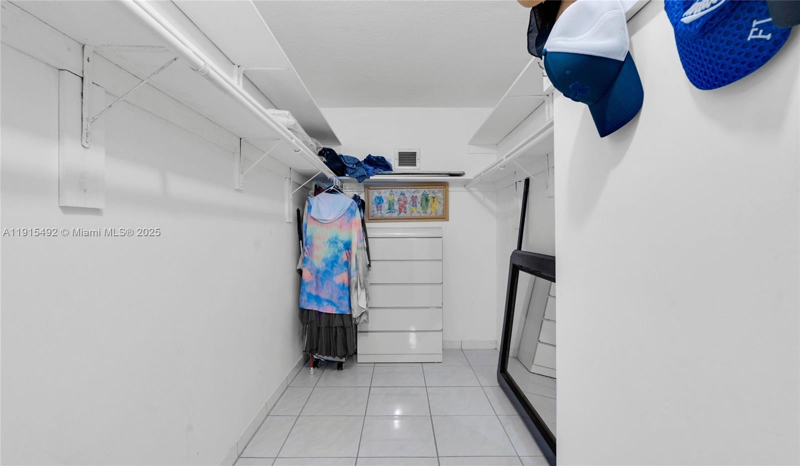 HYDE PARK TOWERS CONDO - Residential