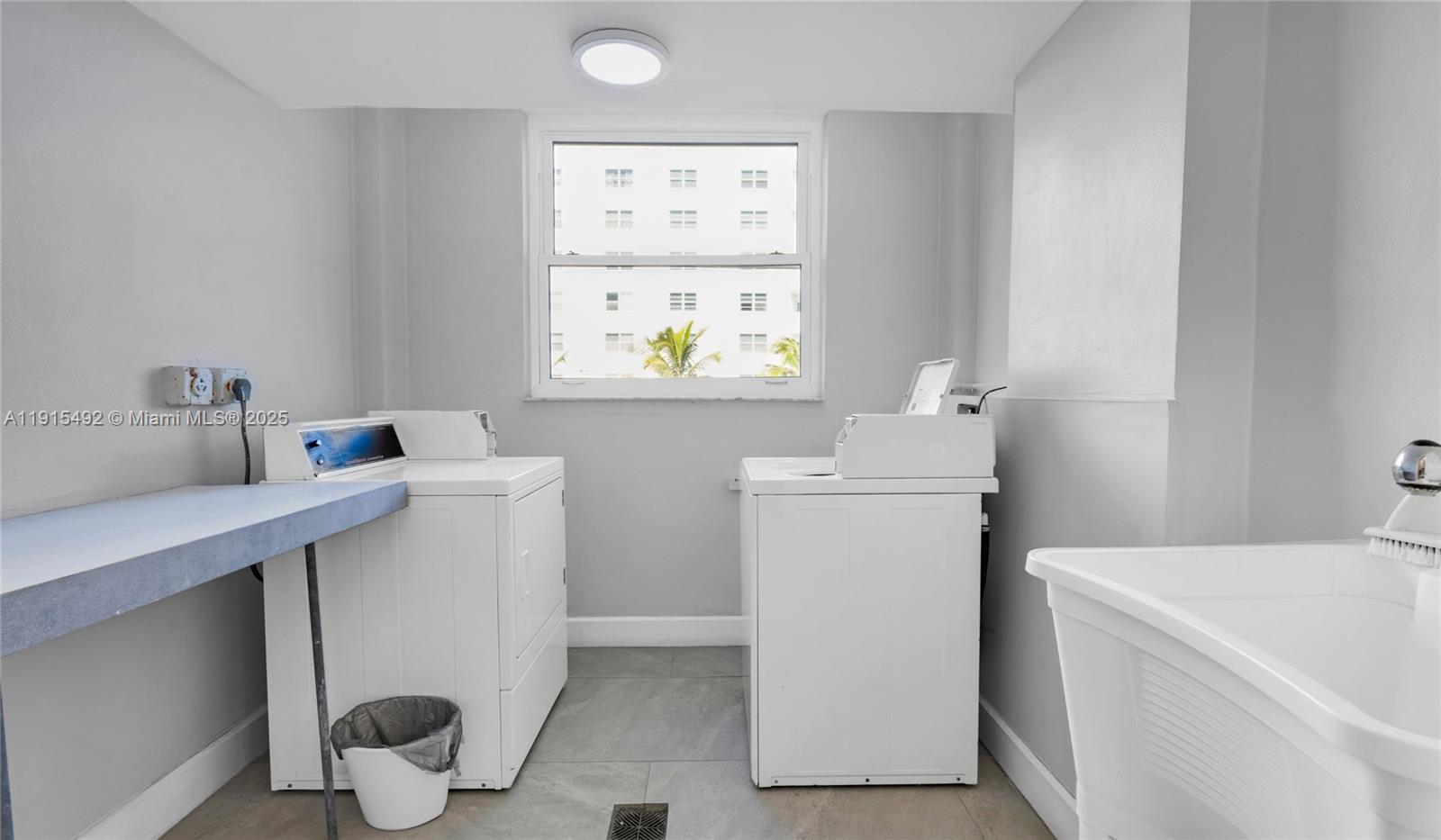 HYDE PARK TOWERS CONDO - Residential