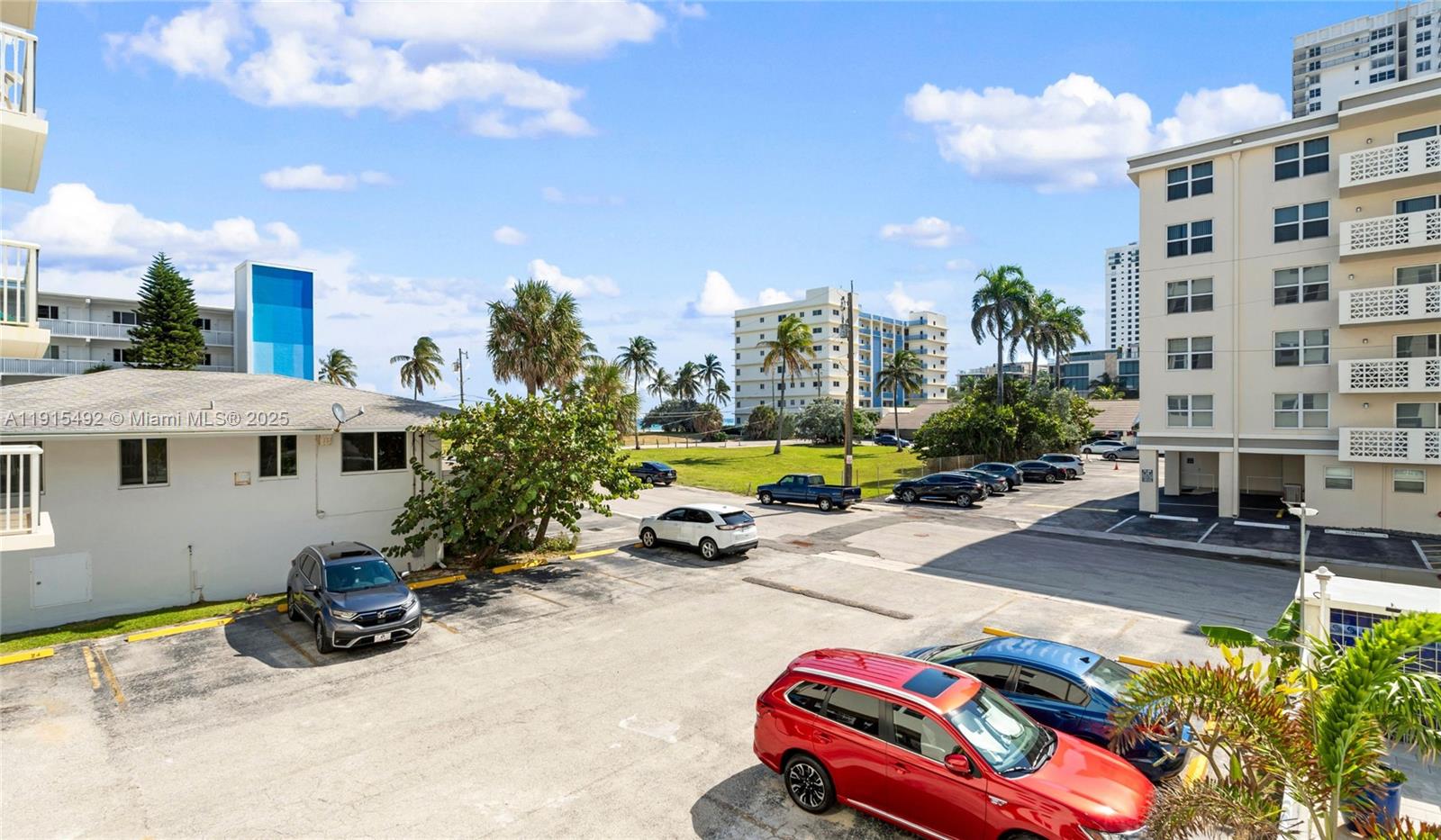 HYDE PARK TOWERS CONDO - Residential