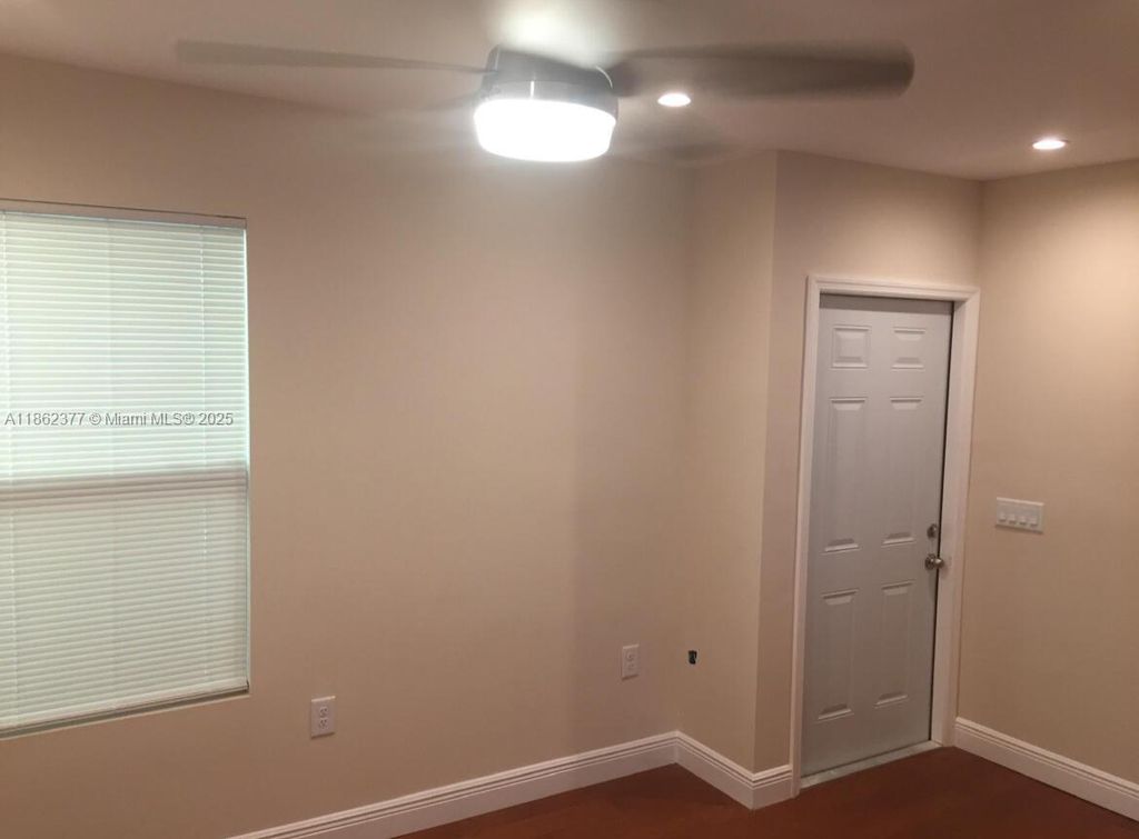 Photo of 1309 SE 1st St #1, Fort Lauderdale, FL 33301 (MLS # A11862377)