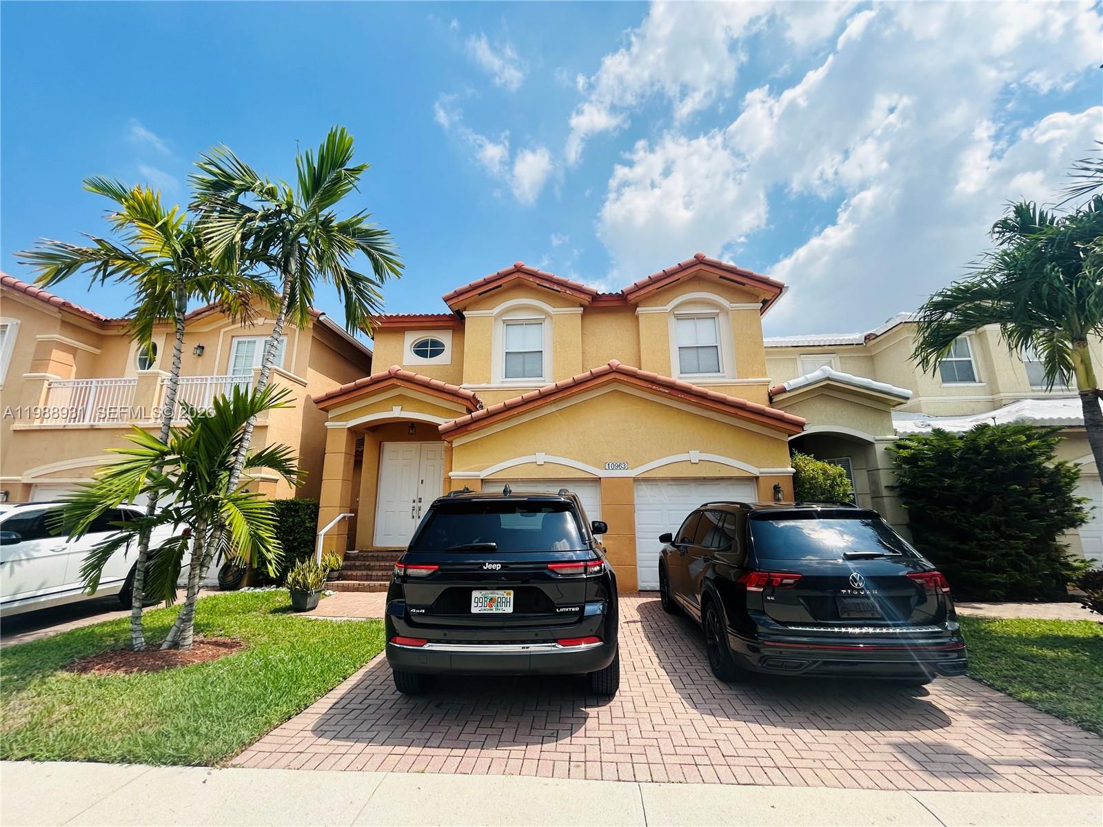 ISLANDS AT DORAL TOWNHOME - Residential Lease