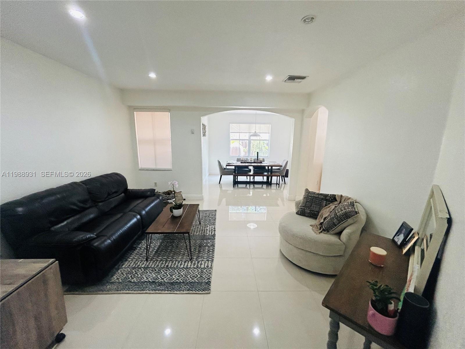 ISLANDS AT DORAL TOWNHOME - Residential Lease