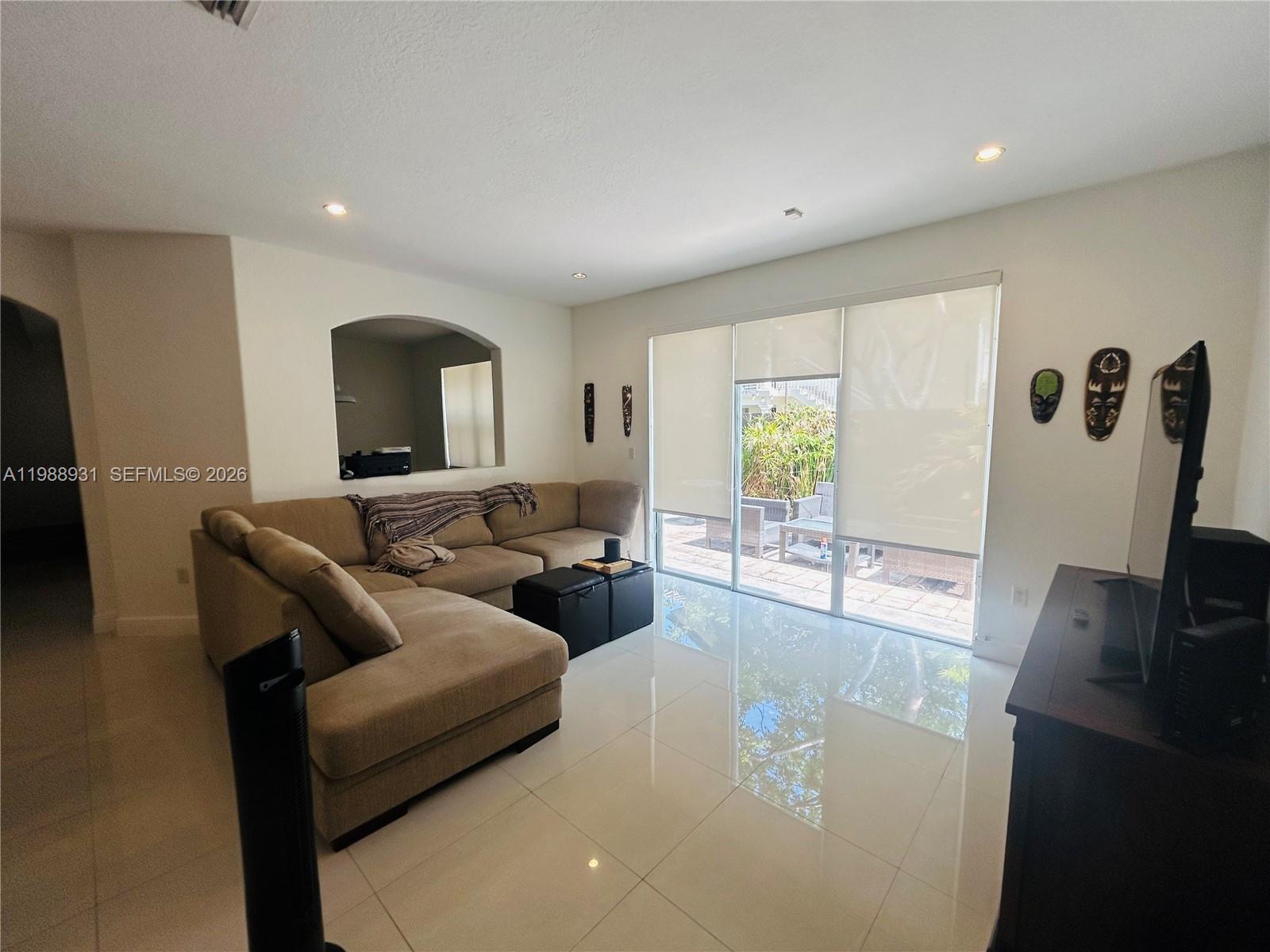 ISLANDS AT DORAL TOWNHOME - Residential Lease