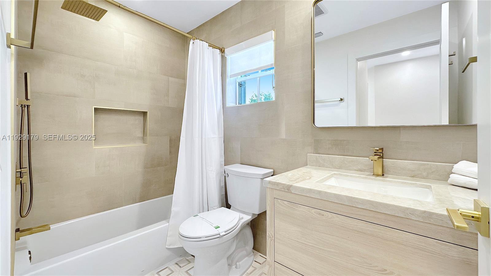 SECTOR 4 NORTH - Residential Lease