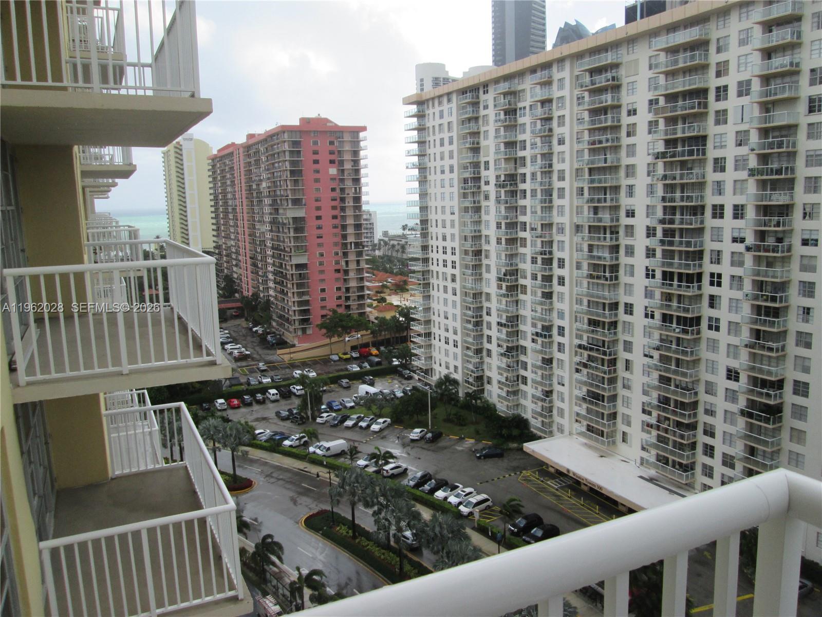 WINSTON TOWERS 400 CONDO - Residential