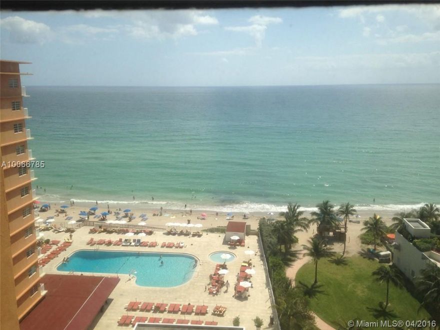 Great oceanfront studio with wonderful views of sea and bay on 11th. floor. Direct access to the beach. Corner unit. 360 SF. Full furnished. You can rent by day, week or month because it is a Condo-hotel. Not in the hotel program. 24 hs security. Amenities: pool, gym, jacuzzi, ping pong, restaurant, pizza, grocery, valet parking, laundry, bar, side pool bar, great pool área. Close Aventura Mall, Gulf Stream, Bal Harbor, shops, supermarkets, restaurants, Banks, etc.