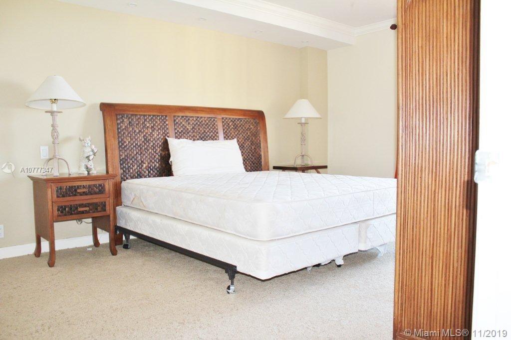 PARC CENTRAL AVENTURA SOU - Residential Lease