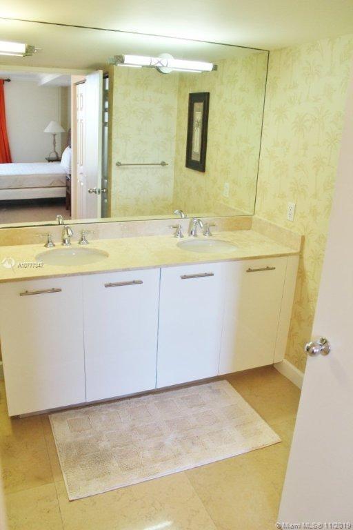 PARC CENTRAL AVENTURA SOU - Residential Lease