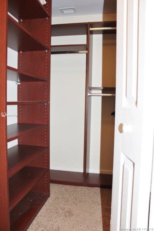 PARC CENTRAL AVENTURA SOU - Residential Lease