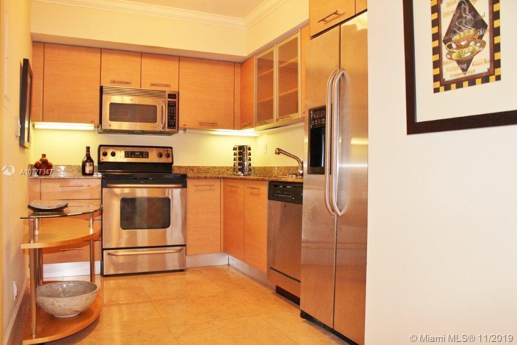 PARC CENTRAL AVENTURA SOU - Residential Lease