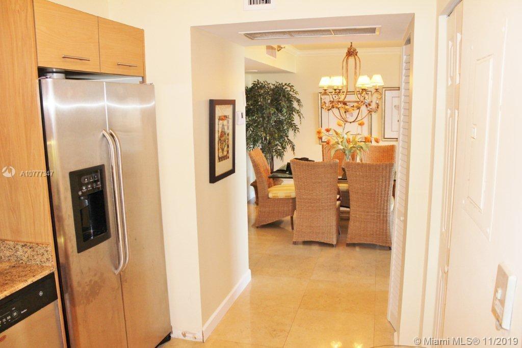 PARC CENTRAL AVENTURA SOU - Residential Lease