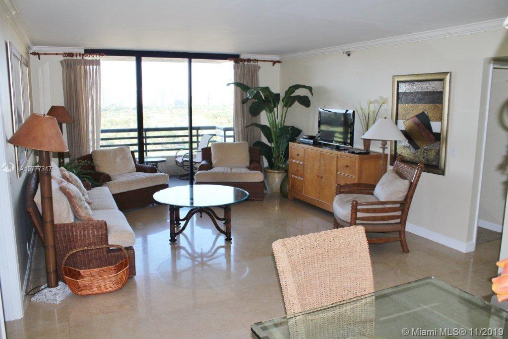 PARC CENTRAL AVENTURA SOU - Residential Lease