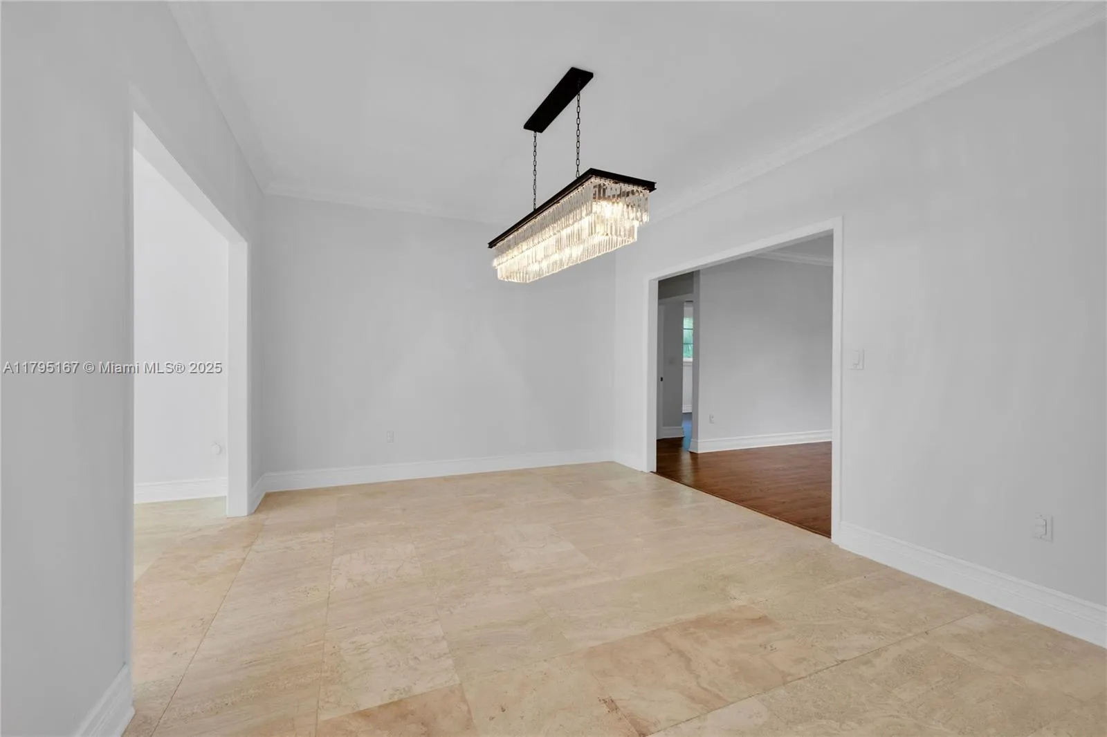 Coral Gables, Florida 33134, United States, 4 Bedrooms Bedrooms, ,3 BathroomsBathrooms,Residential,Active,121877