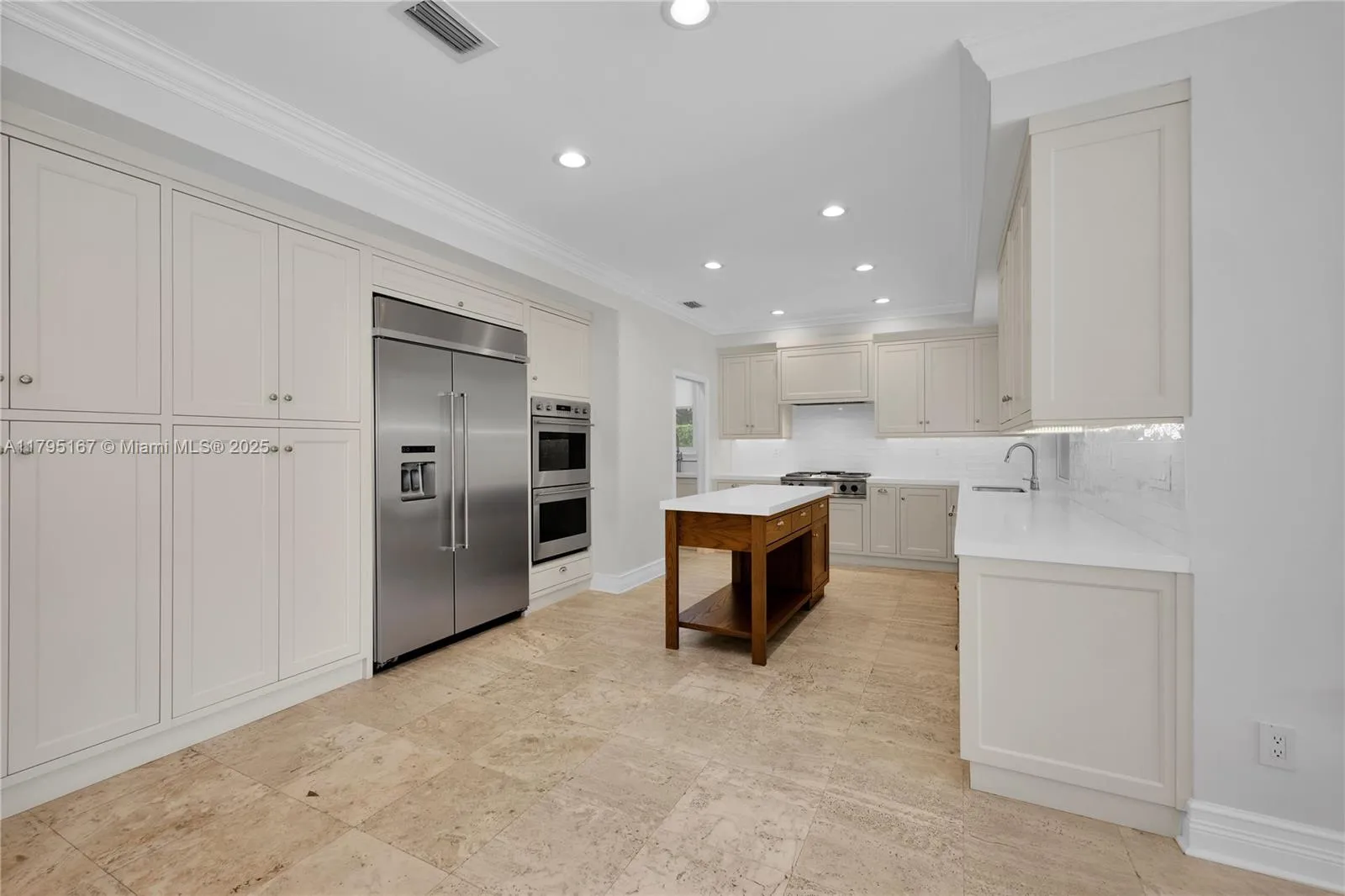 Coral Gables, Florida 33134, United States, 4 Bedrooms Bedrooms, ,3 BathroomsBathrooms,Residential,Active,121877