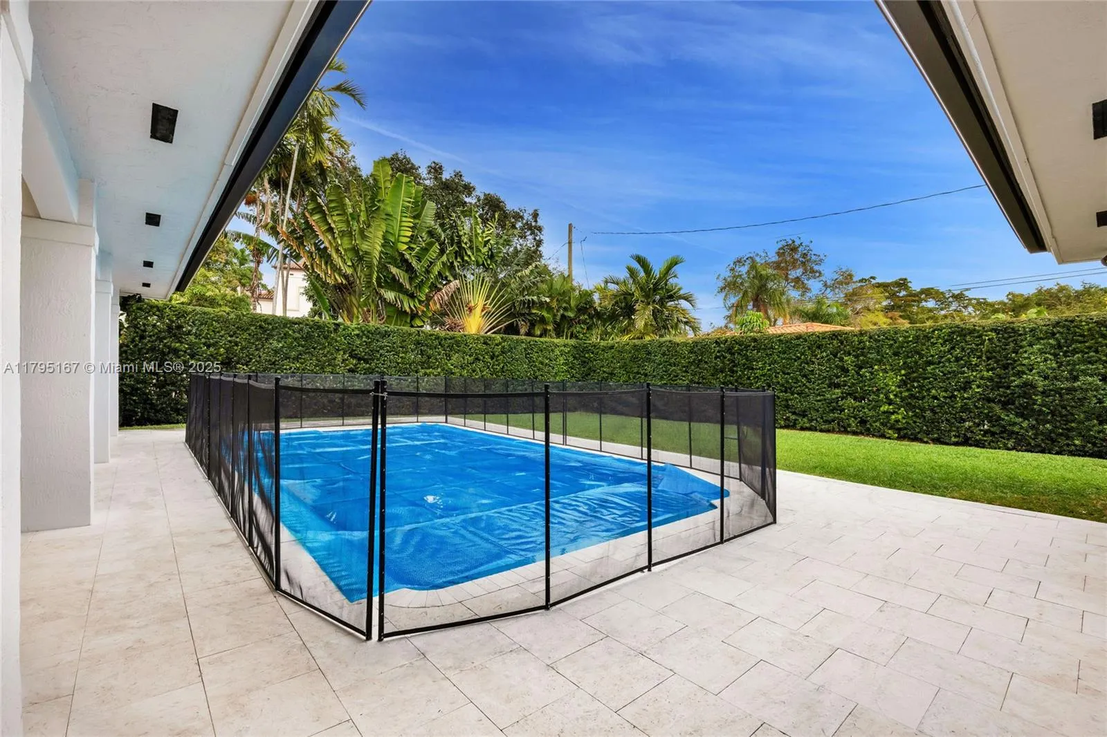 Coral Gables, Florida 33134, United States, 4 Bedrooms Bedrooms, ,3 BathroomsBathrooms,Residential,Active,121877