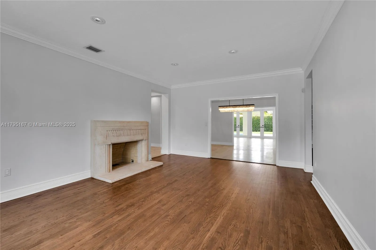 Coral Gables, Florida 33134, United States, 4 Bedrooms Bedrooms, ,3 BathroomsBathrooms,Residential,Active,121877