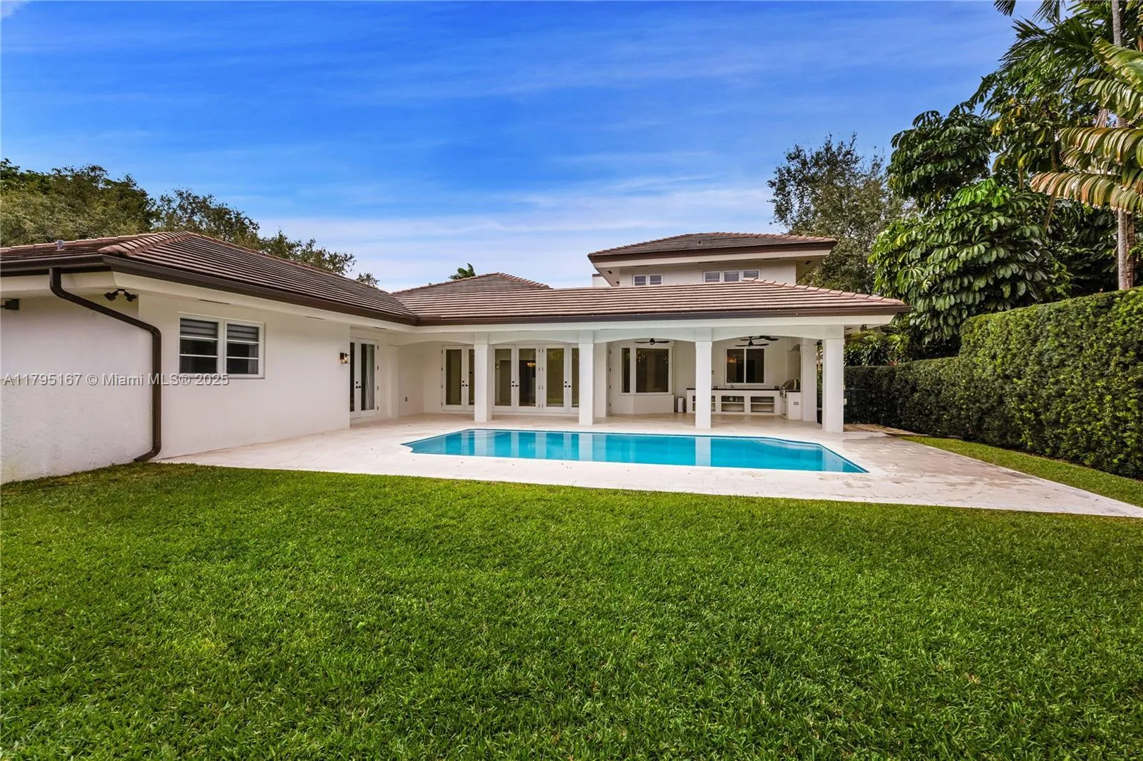 Coral Gables, Florida 33134, United States, 4 Bedrooms Bedrooms, ,3 BathroomsBathrooms,Residential,Active,121877