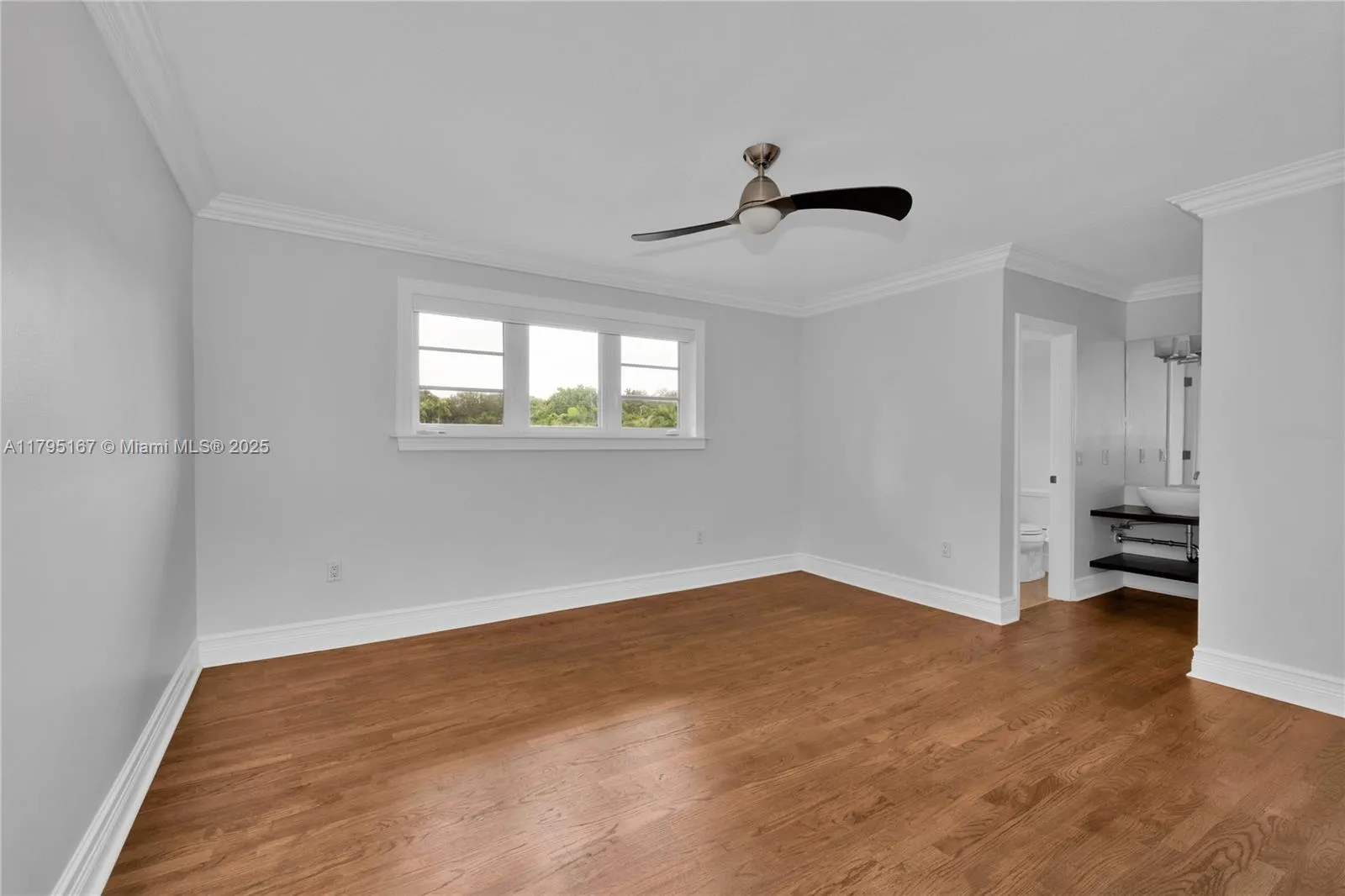 Coral Gables, Florida 33134, United States, 4 Bedrooms Bedrooms, ,3 BathroomsBathrooms,Residential,Active,121877