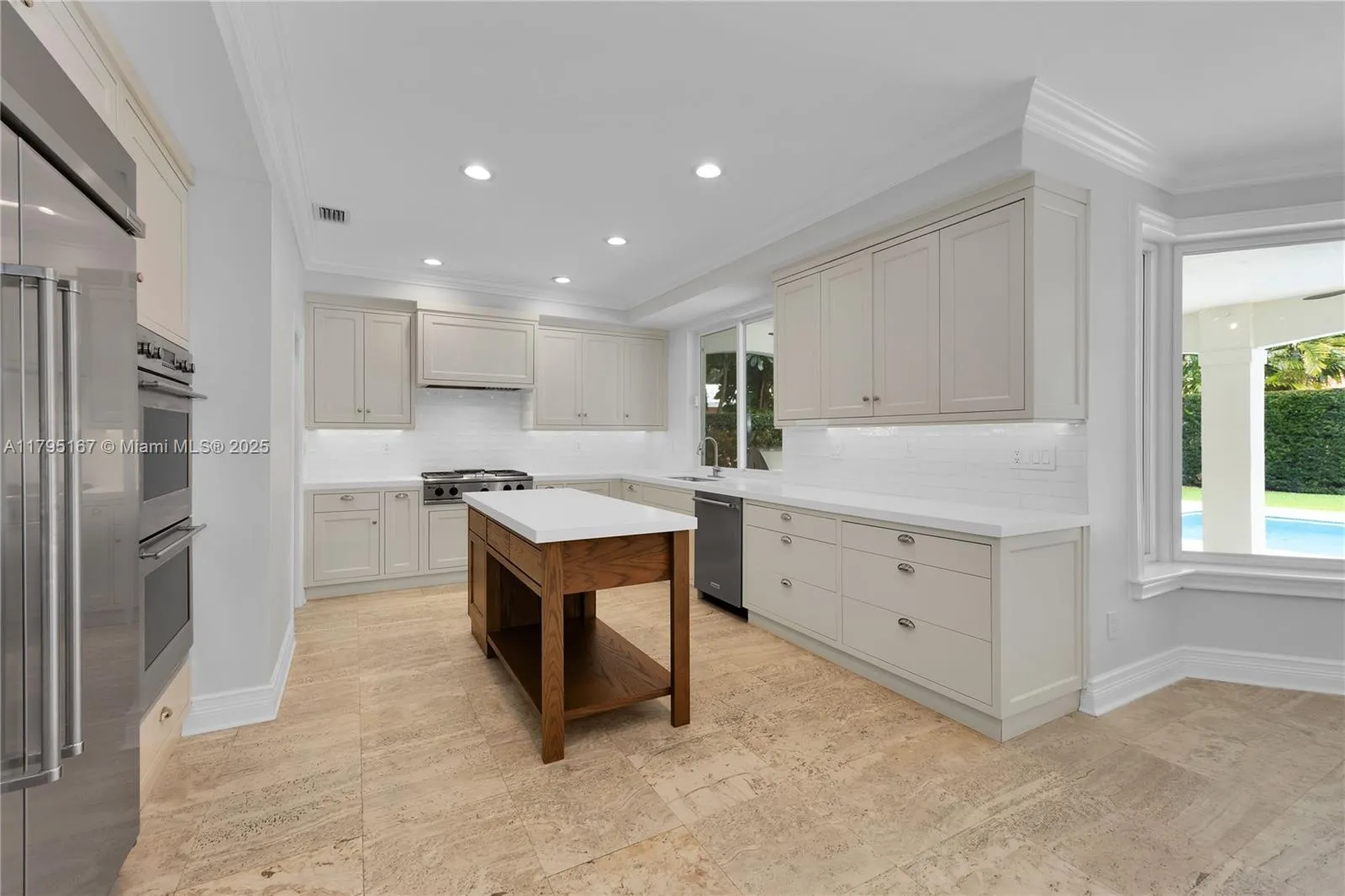 Coral Gables, Florida 33134, United States, 4 Bedrooms Bedrooms, ,3 BathroomsBathrooms,Residential,Active,121877