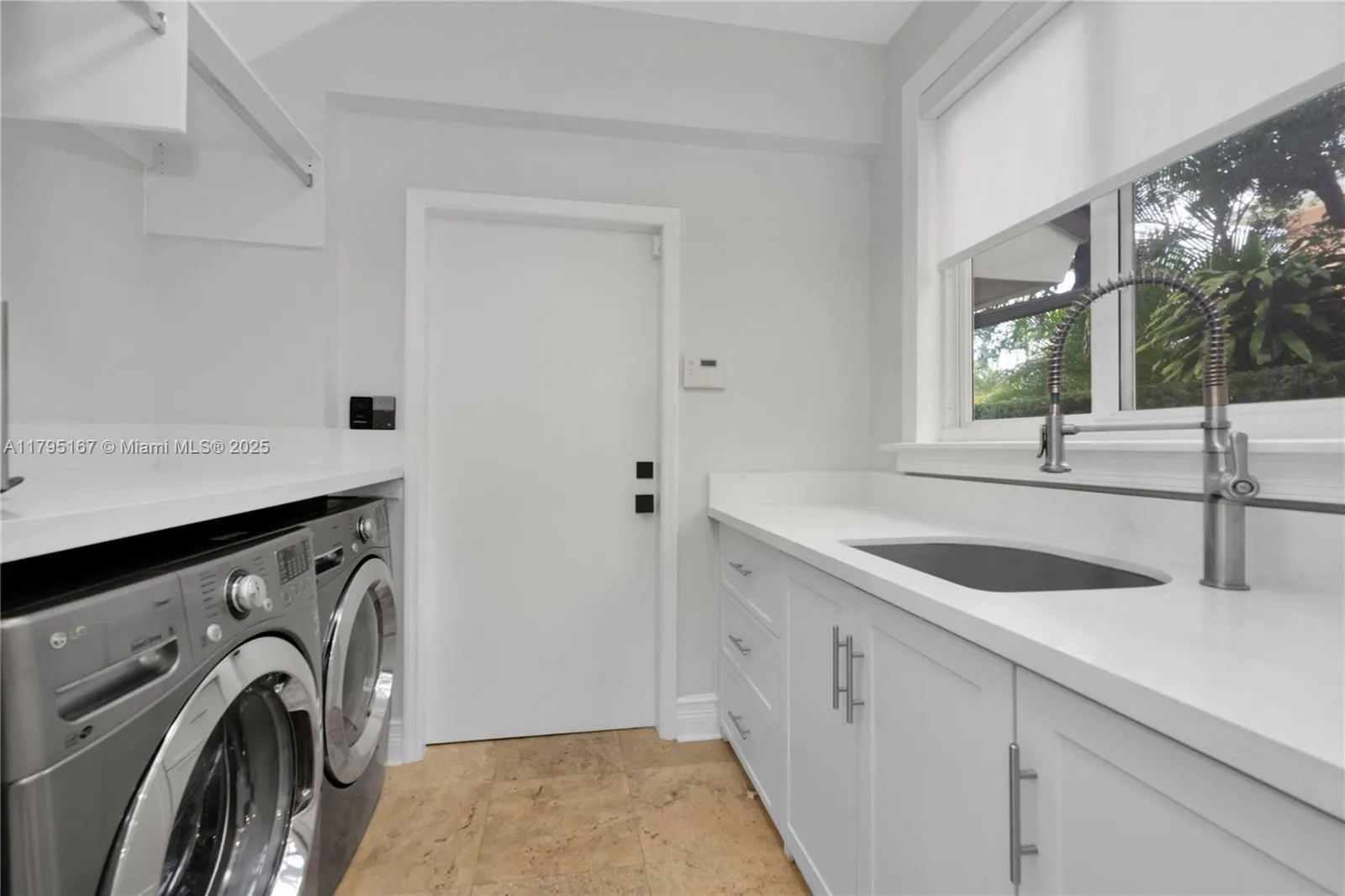 Coral Gables, Florida 33134, United States, 4 Bedrooms Bedrooms, ,3 BathroomsBathrooms,Residential,Active,121877