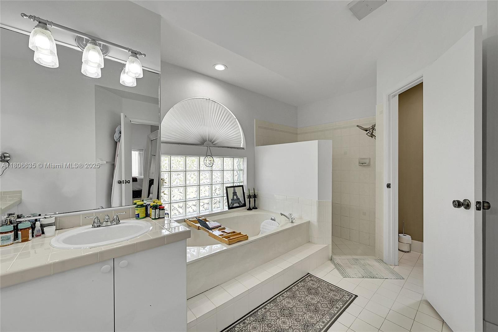 KENSINGTON - Residential