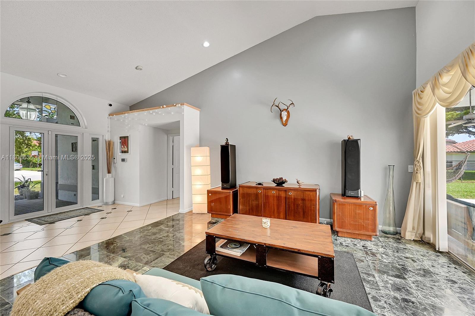 KENSINGTON - Residential