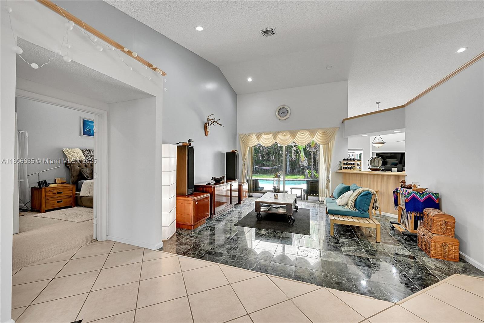 KENSINGTON - Residential