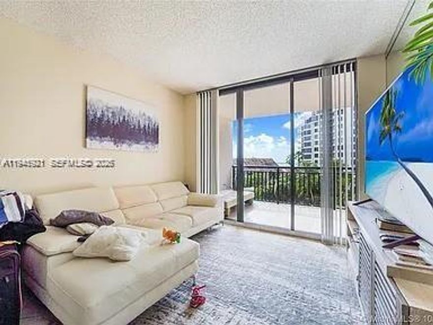 LARGEST 1 bedroom Balcony on Brickell key with beautiful pool and Bay views!! Amazing breezes, peaceful and zen One bedroom plus guest bath and master bath Available in November! This unit includes a garage space next  to the entryway providing easy access to your unit. Can be rented furnished or unfurnished and equipped with extra storage space! Enjoy the biggest pool on Brickell key, sauna and Jacuzzi! In addition it offers a great peaceful community with multiple restaurants and an amazing gourmet market! Great for Singles or families...Paradise awaits!