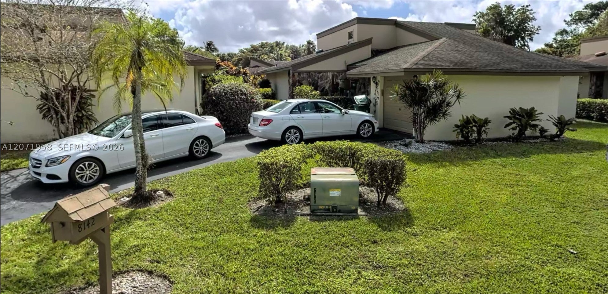 8142 Silver Palm Ct 17