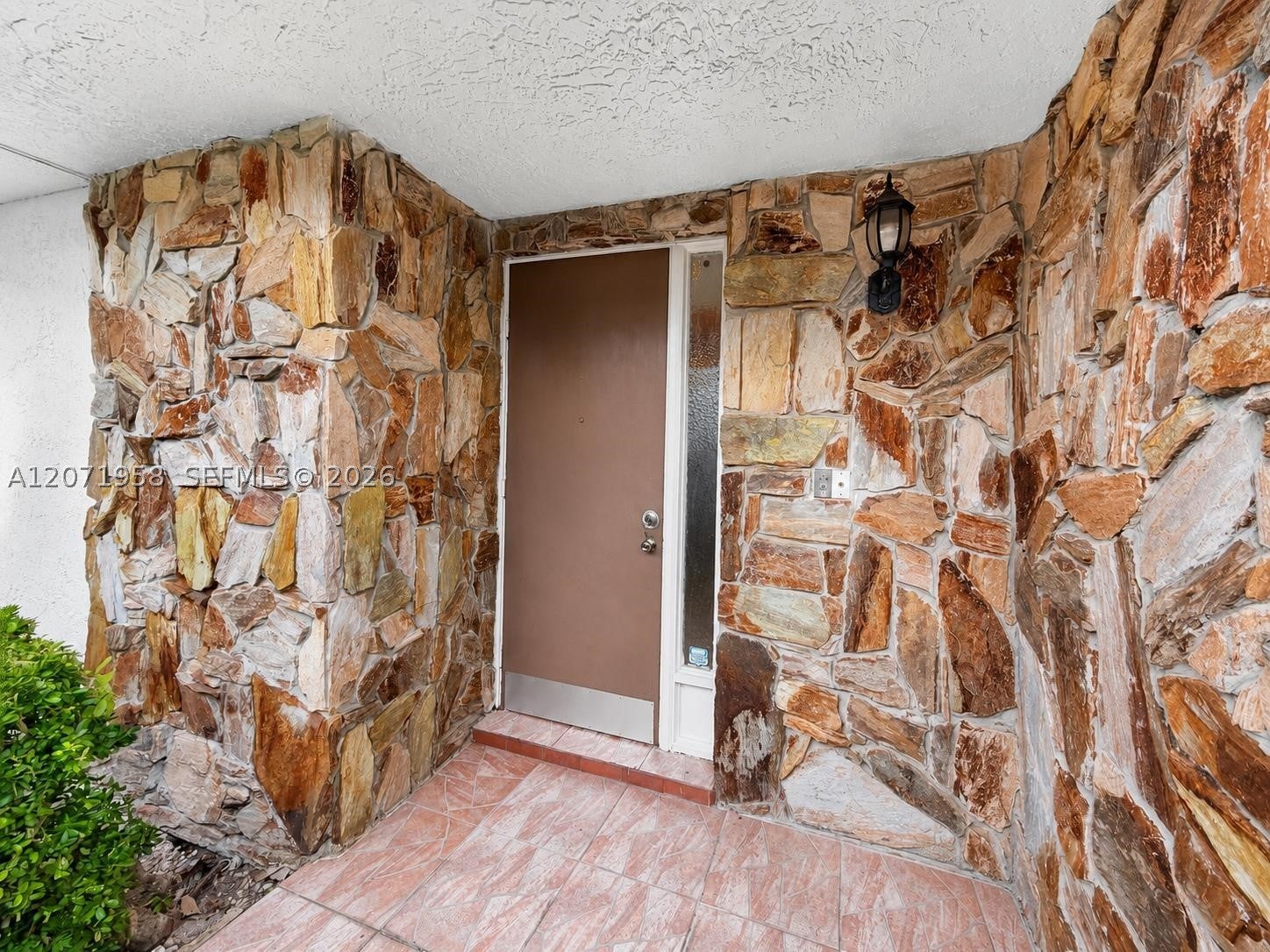 8142 Silver Palm Ct 17