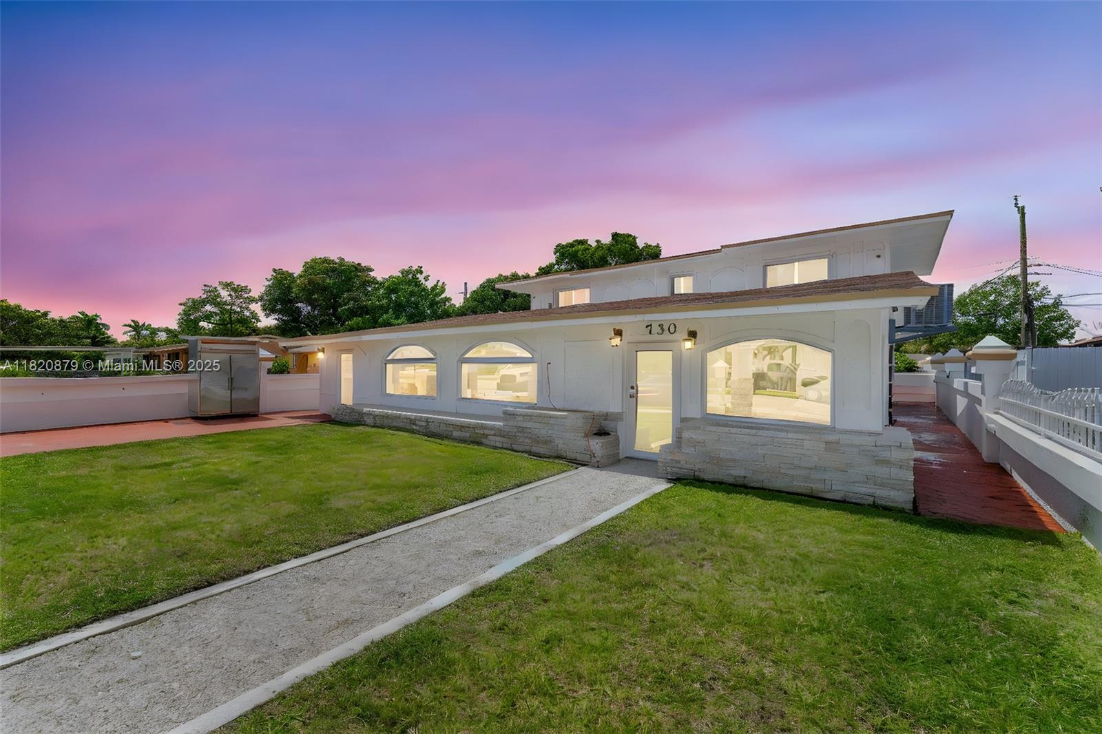 730 Curtiss Dr