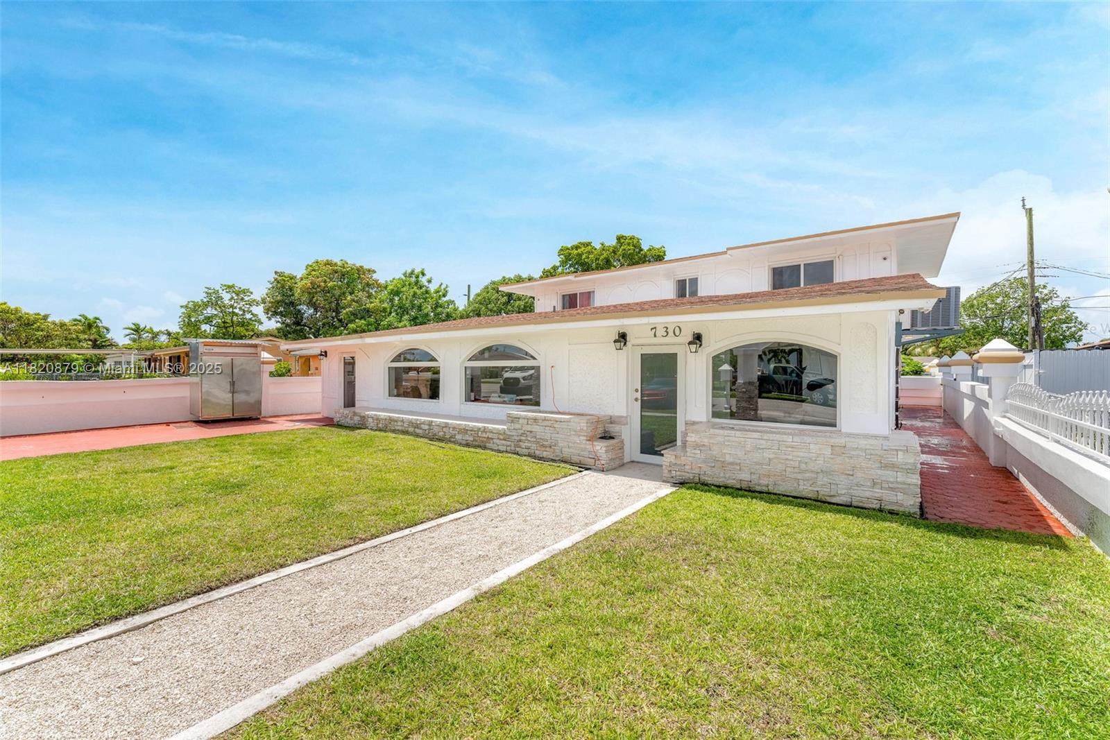 730 Curtiss Dr