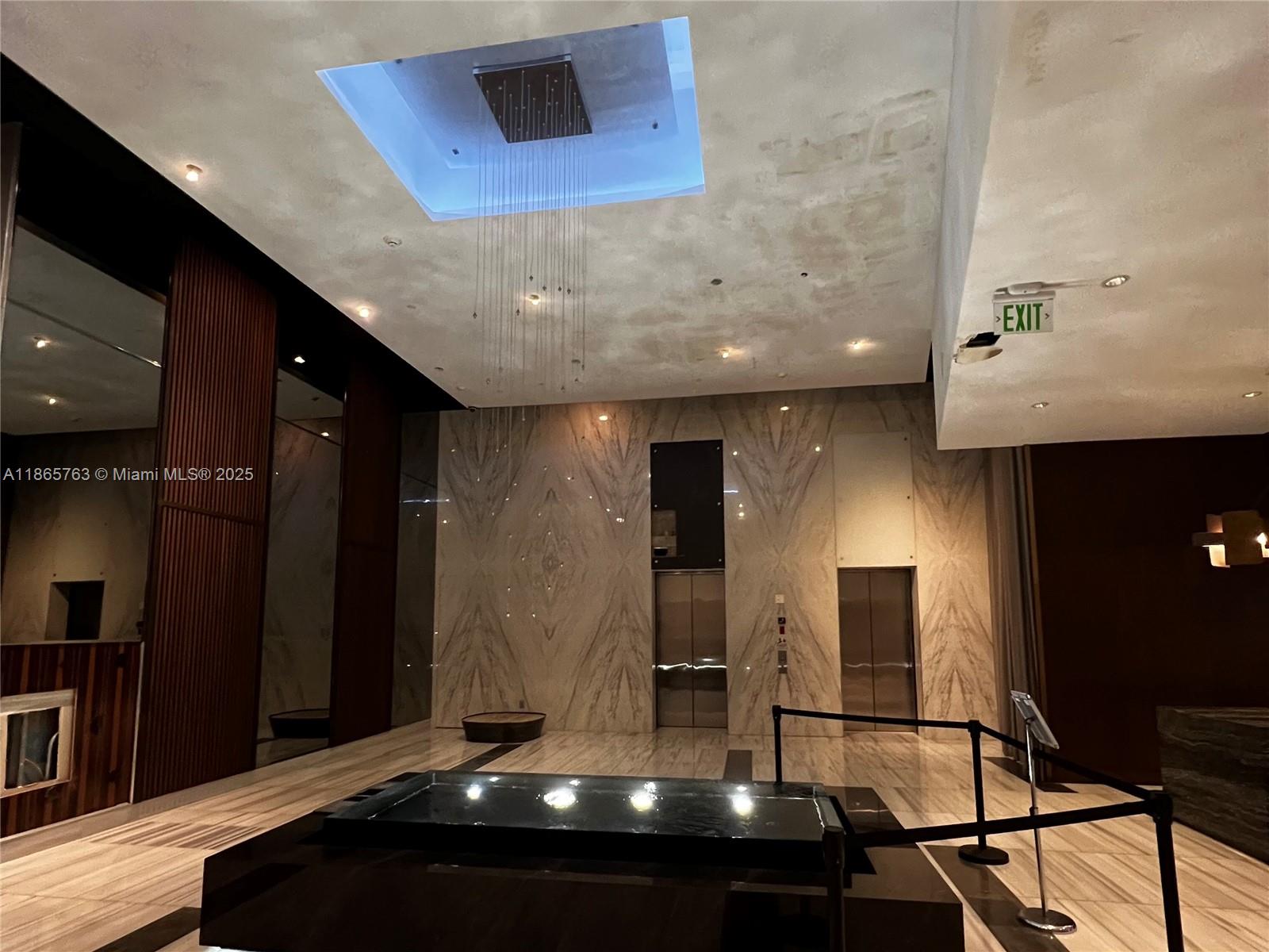 MARQUIS CONDO - Residential