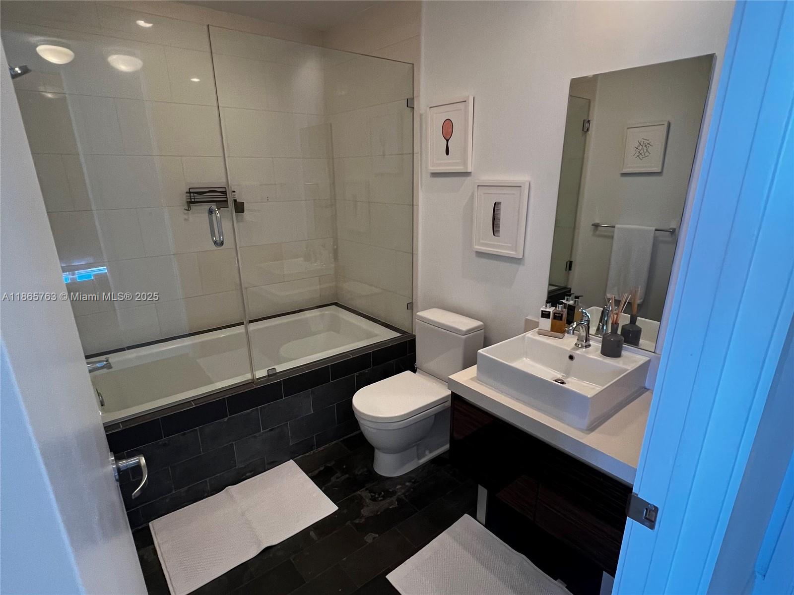 MARQUIS CONDO - Residential