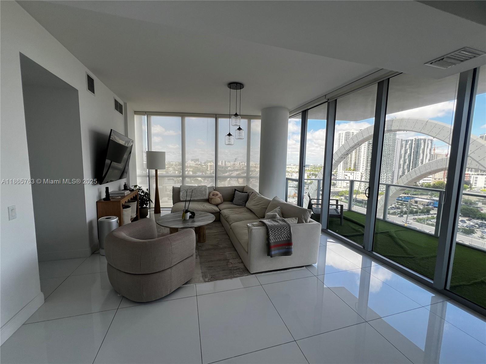 MARQUIS CONDO - Residential