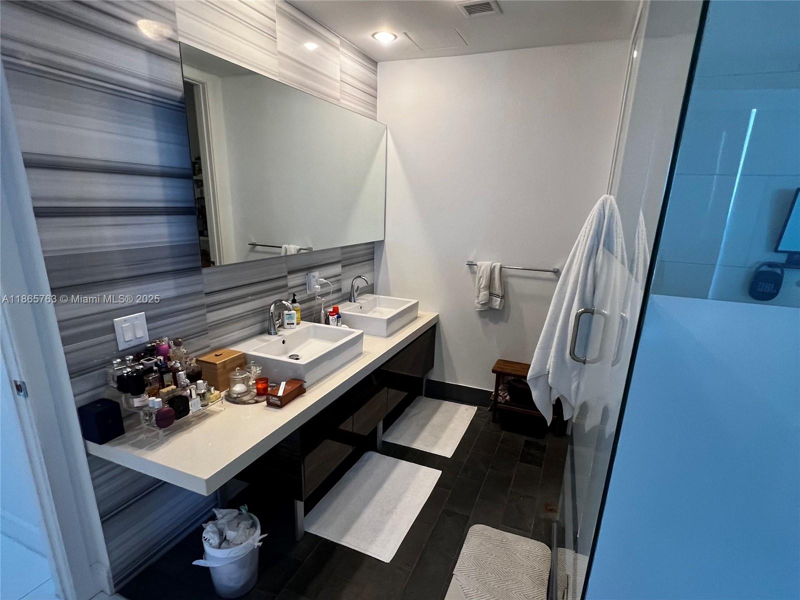 MARQUIS CONDO - Residential