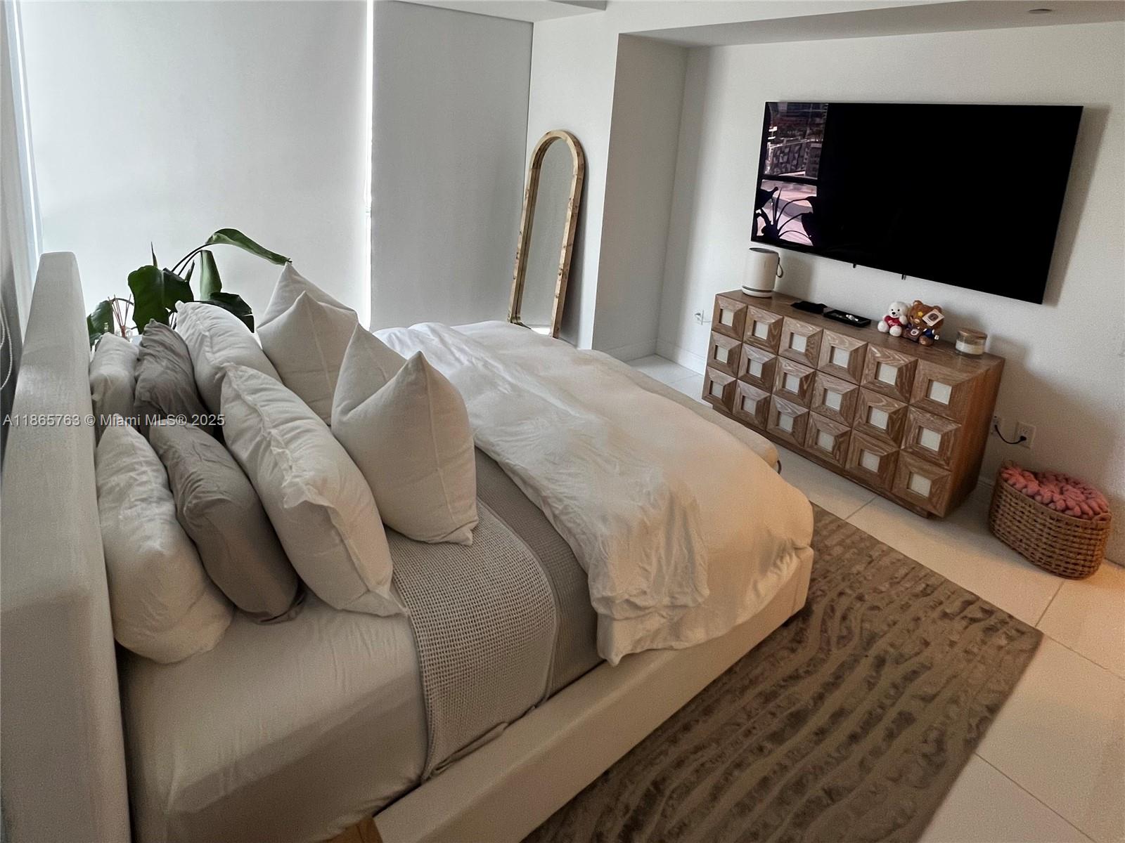 MARQUIS CONDO - Residential