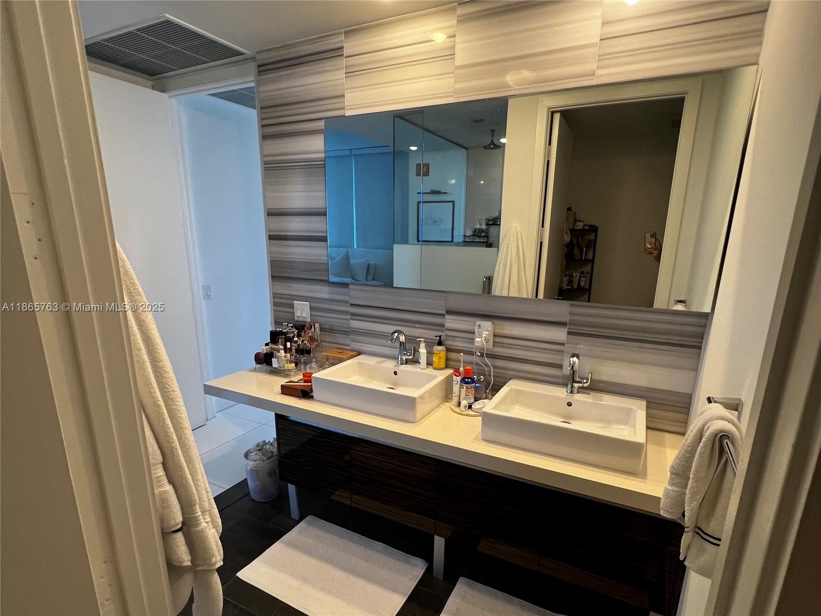 MARQUIS CONDO - Residential